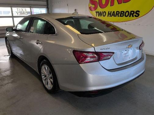 Silver Ice Metallic 2022 Chevrolet Malibu LT