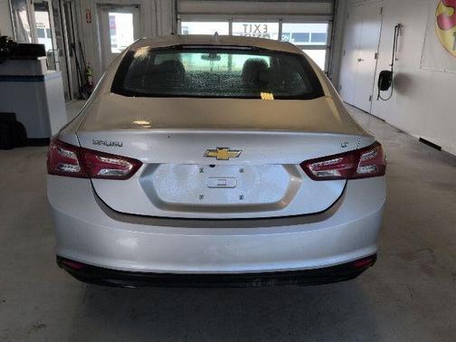 Silver Ice Metallic 2022 Chevrolet Malibu LT