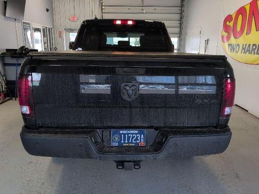 Diamond Black 2022 RAM 1500 Classic SLT