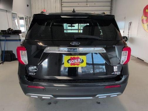 Agate Black Metallic 2023 Ford Explorer XLT