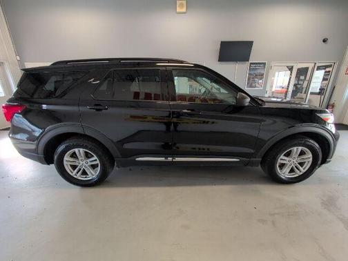 Agate Black Metallic 2023 Ford Explorer XLT