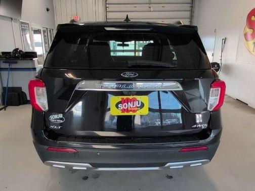 Agate Black Metallic 2023 Ford Explorer XLT