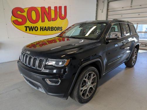 Diamond Black 2022 Jeep Grand Cherokee WK Limited