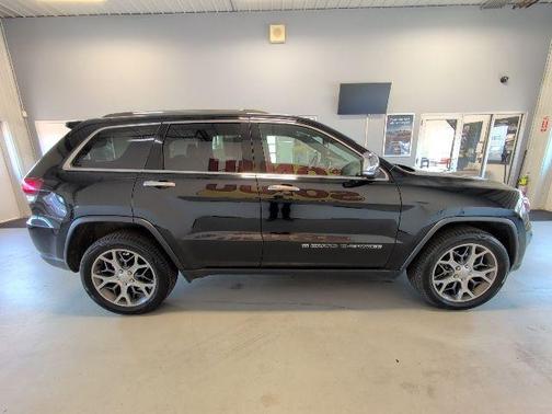 Diamond Black 2022 Jeep Grand Cherokee WK Limited