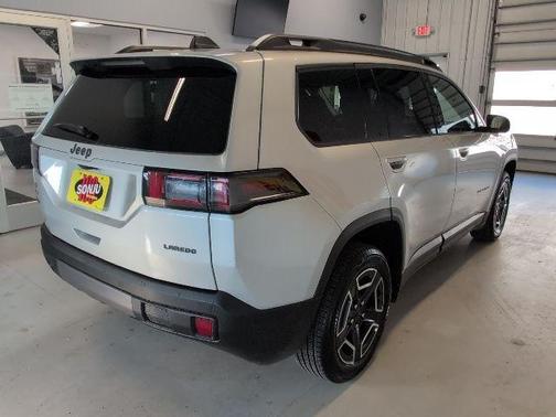 Silver Zynith Clearcoat 2026 Jeep Cherokee LAREDO/LIMITED