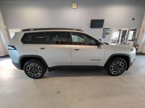 Silver Zynith Clearcoat 2026 Jeep Cherokee LAREDO/LIMITED