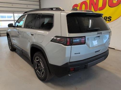 Silver Zynith Clearcoat 2026 Jeep Cherokee LAREDO/LIMITED