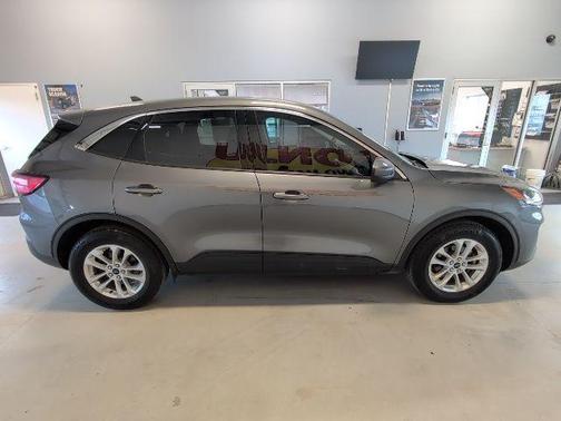 Carbonized Gray Metallic 2021 Ford Escape SE