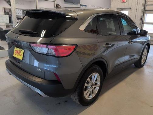 Carbonized Gray Metallic 2021 Ford Escape SE