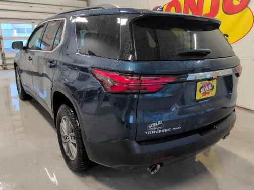 2022 Chevrolet Traverse LT Cloth
