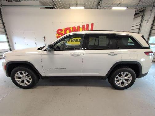 Bright White Clearcoat 2023 Jeep Grand Cherokee Limited