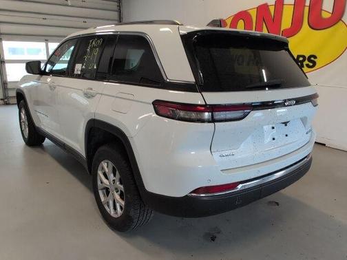 Bright White Clearcoat 2023 Jeep Grand Cherokee Limited