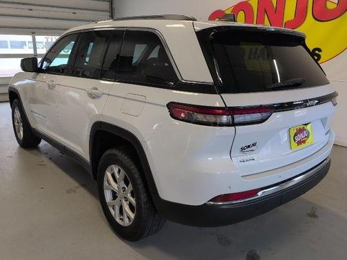 Bright White Clearcoat 2023 Jeep Grand Cherokee Limited