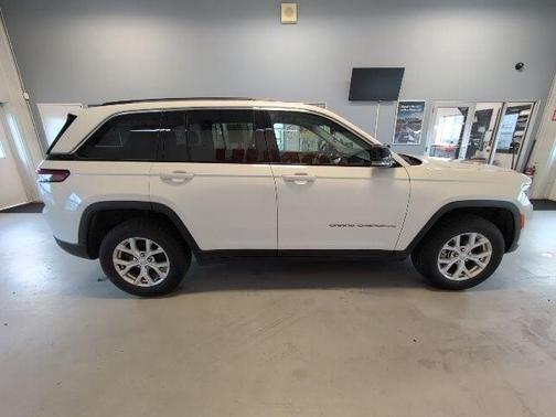 Bright White Clearcoat 2023 Jeep Grand Cherokee Limited