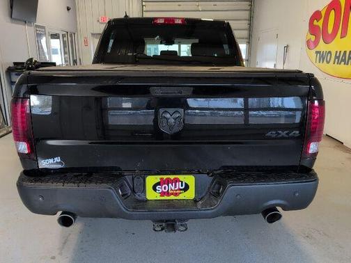 Diamond Black 2022 RAM 1500 Classic SLT
