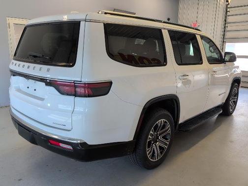 Bright White Clearcoat 2023 Jeep Wagoneer Series II