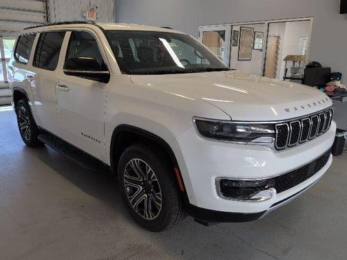 Bright White Clearcoat 2023 Jeep Wagoneer Series II