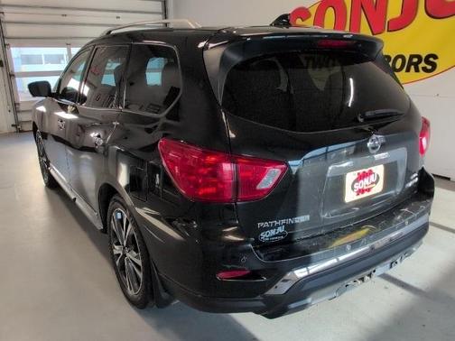2020 Nissan Pathfinder Platinum