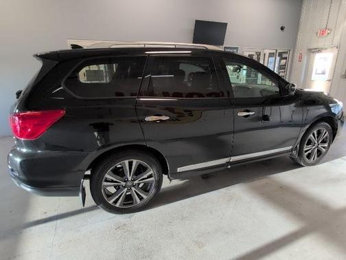 2020 Nissan Pathfinder Platinum
