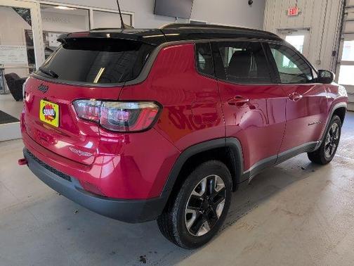 Redline Pearlcoat 2018 Jeep Compass Trailhawk