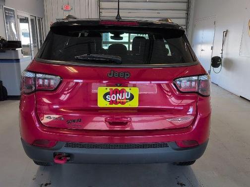 Redline Pearlcoat 2018 Jeep Compass Trailhawk