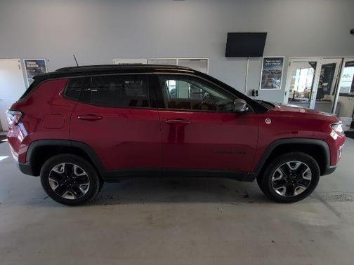 Redline Pearlcoat 2018 Jeep Compass Trailhawk