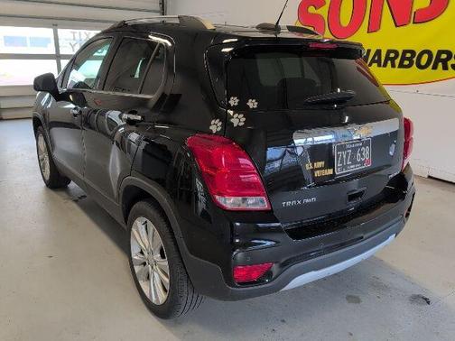 Mosaic Black Metallic 2019 Chevrolet Trax Premier