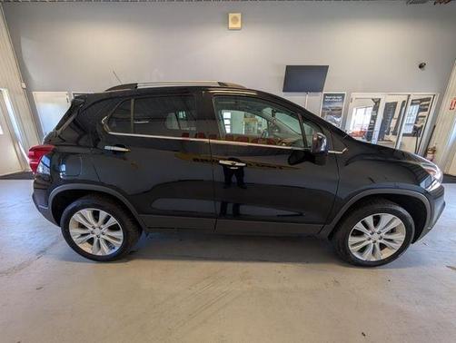 Mosaic Black Metallic 2019 Chevrolet Trax Premier