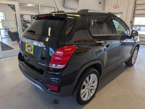 Mosaic Black Metallic 2019 Chevrolet Trax Premier