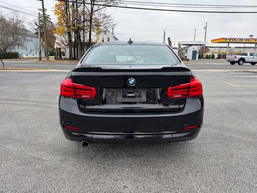 2018 BMW 320 320i