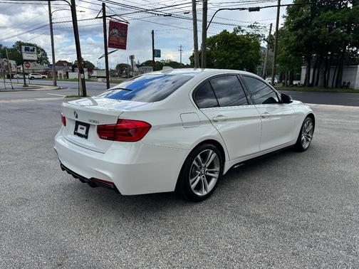2018 BMW 330 i