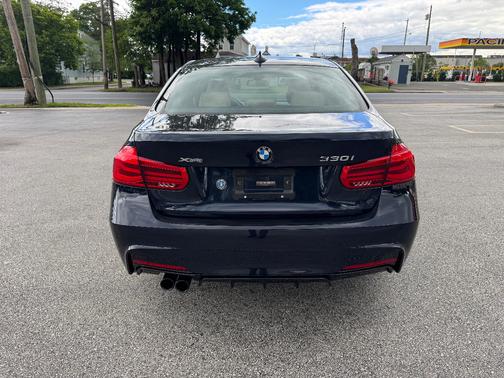 2017 BMW 330 i xDrive