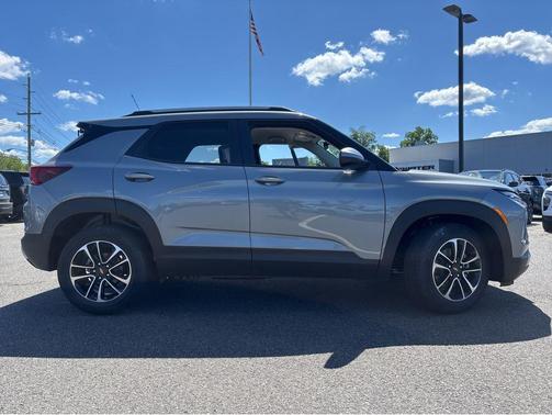 Sterling Gray Metallic 2026 Chevrolet Trailblazer LT