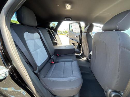 Mosaic Black Metallic 2026 Chevrolet Trax FWD 1RS