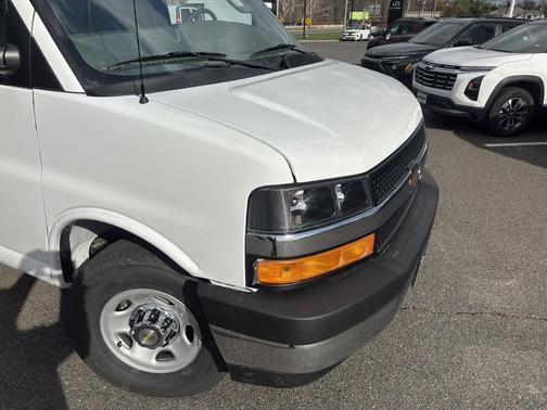 2025 Chevrolet Express 2500 RWD 2500 Regular Wheelbase WT