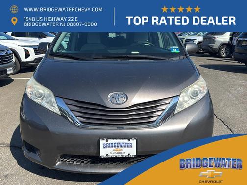 2016 Toyota Sienna LE