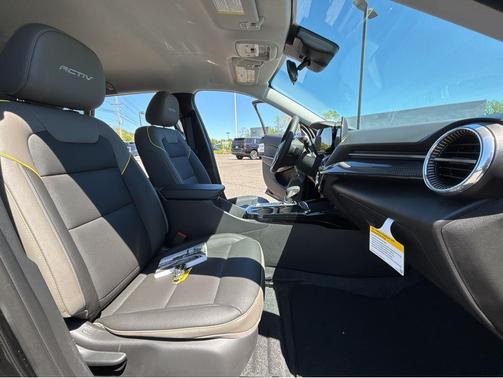 Mosaic Black Metallic 2026 Chevrolet Trax FWD ACTIV