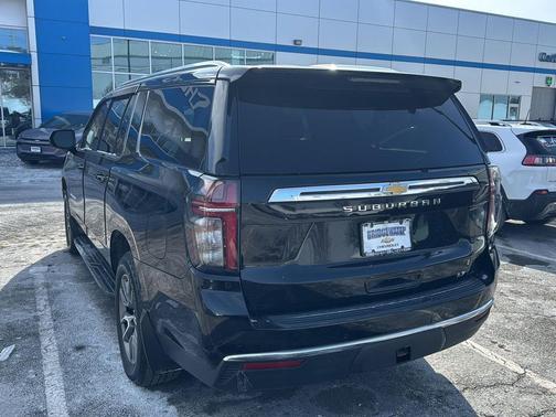2022 Chevrolet Suburban LT