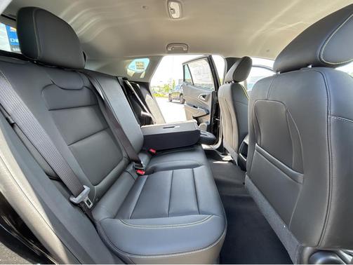 Mosaic Black Metallic 2026 Chevrolet Trax FWD ACTIV