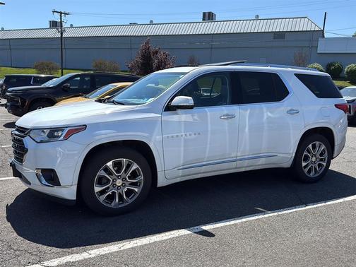 Summit White 2019 Chevrolet Traverse Premier