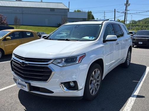 Summit White 2019 Chevrolet Traverse Premier