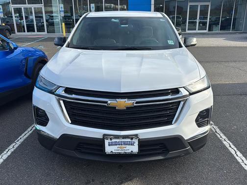 Summit White 2023 Chevrolet Traverse LS