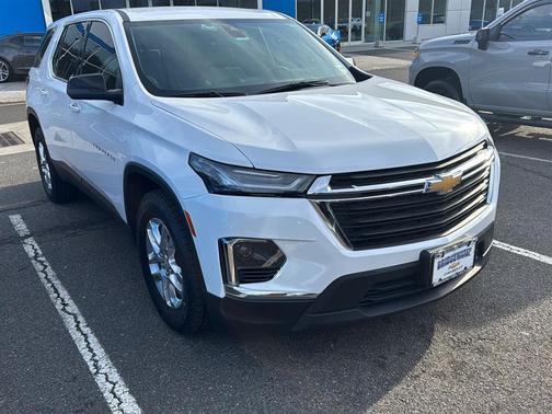 Summit White 2023 Chevrolet Traverse LS