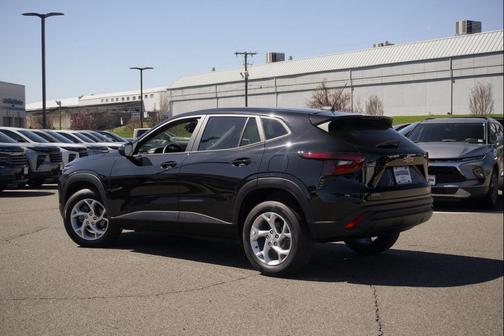 Mosaic Black Metallic 2024 Chevrolet Trax LS