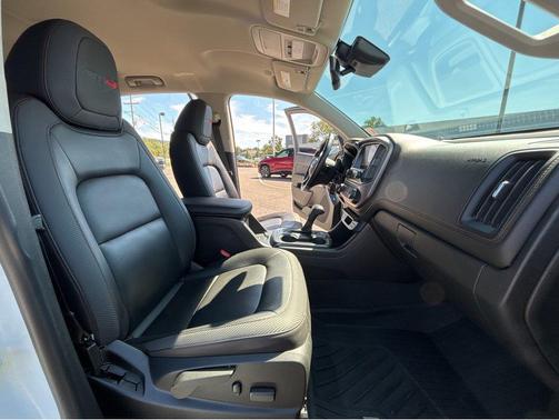 Summit White 2021 GMC Canyon AT4