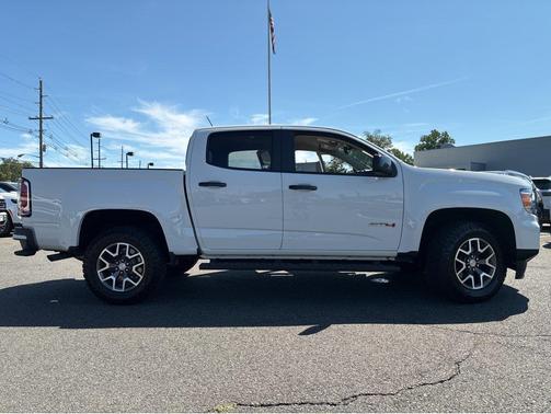 Summit White 2021 GMC Canyon AT4
