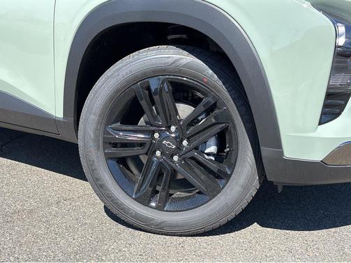 Cacti Green 2026 Chevrolet Trax FWD ACTIV