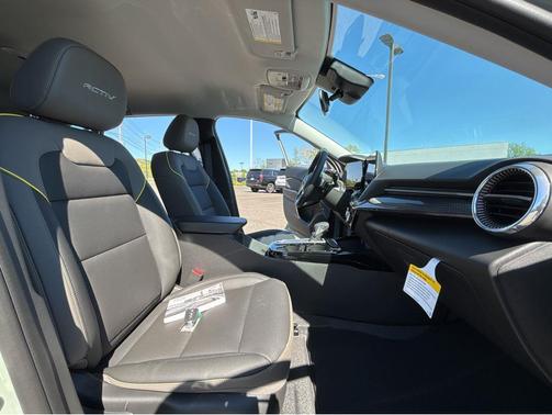 Cacti Green 2026 Chevrolet Trax FWD ACTIV