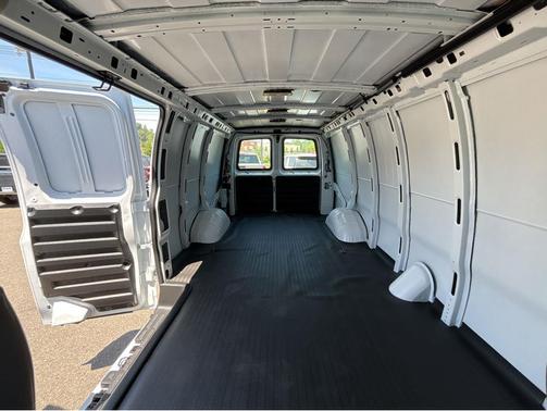 Summit White 2026 Chevrolet Express 2500 LT