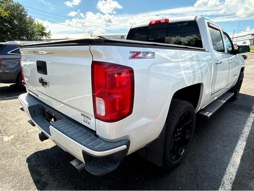 Iridescent Pearl Tricoat 2017 Chevrolet Silverado 1500 LTZ
